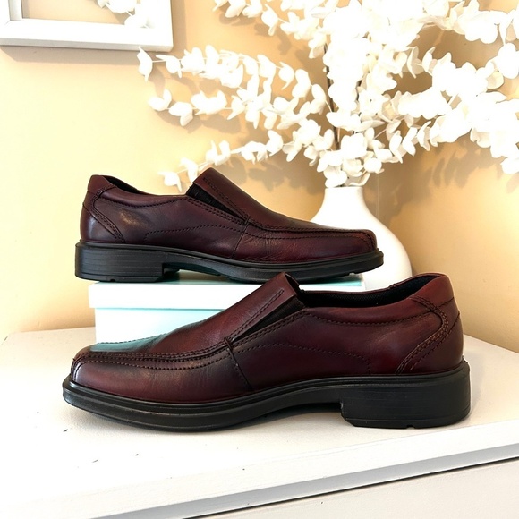 Ecco Helsinki Men’s Leather Slip On Dress Shoe Size EU41/US7.5 Oxblood/Brown - Picture 3 of 16